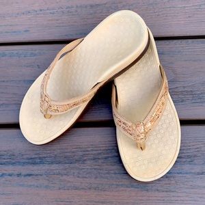 Vionic flip flops